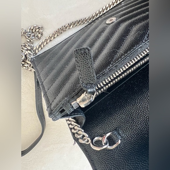 YSL Cassandre WOC - Picture 13 of 16